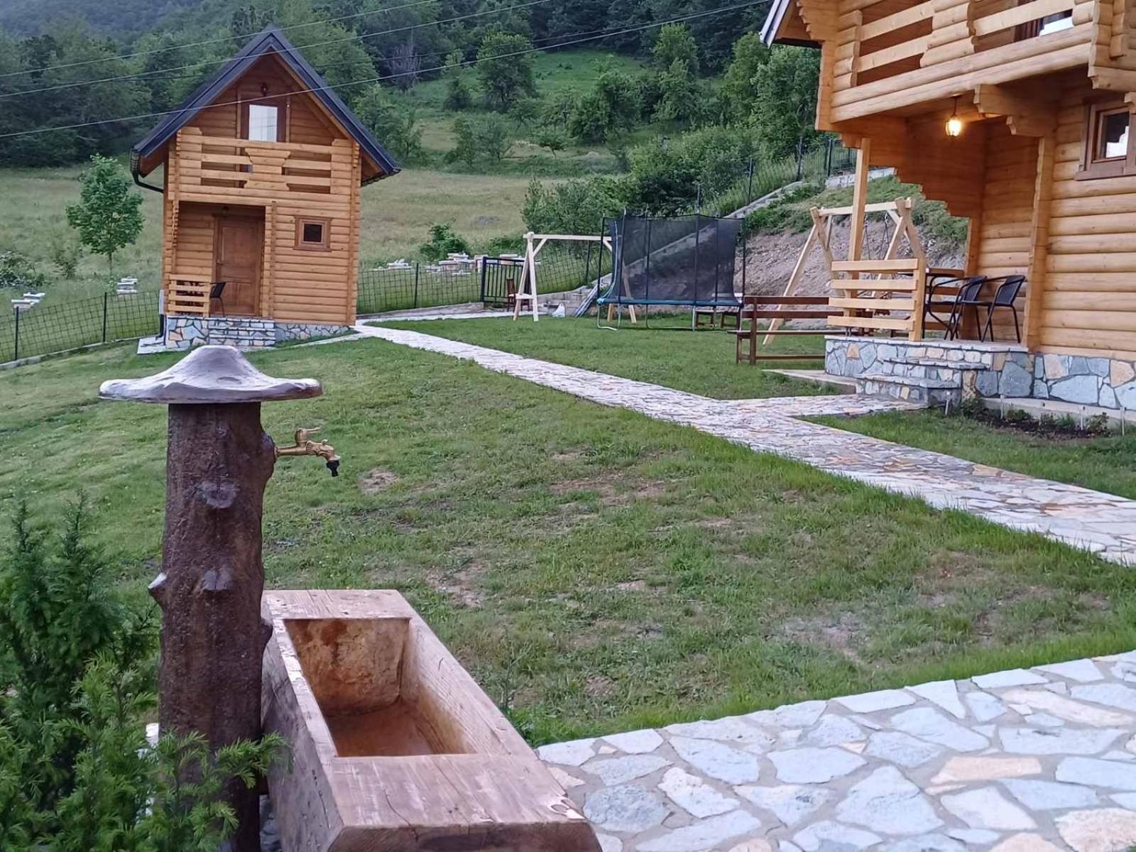 Soulrest Ekoresort - Mehov Konak Gusinje Exteriör bild