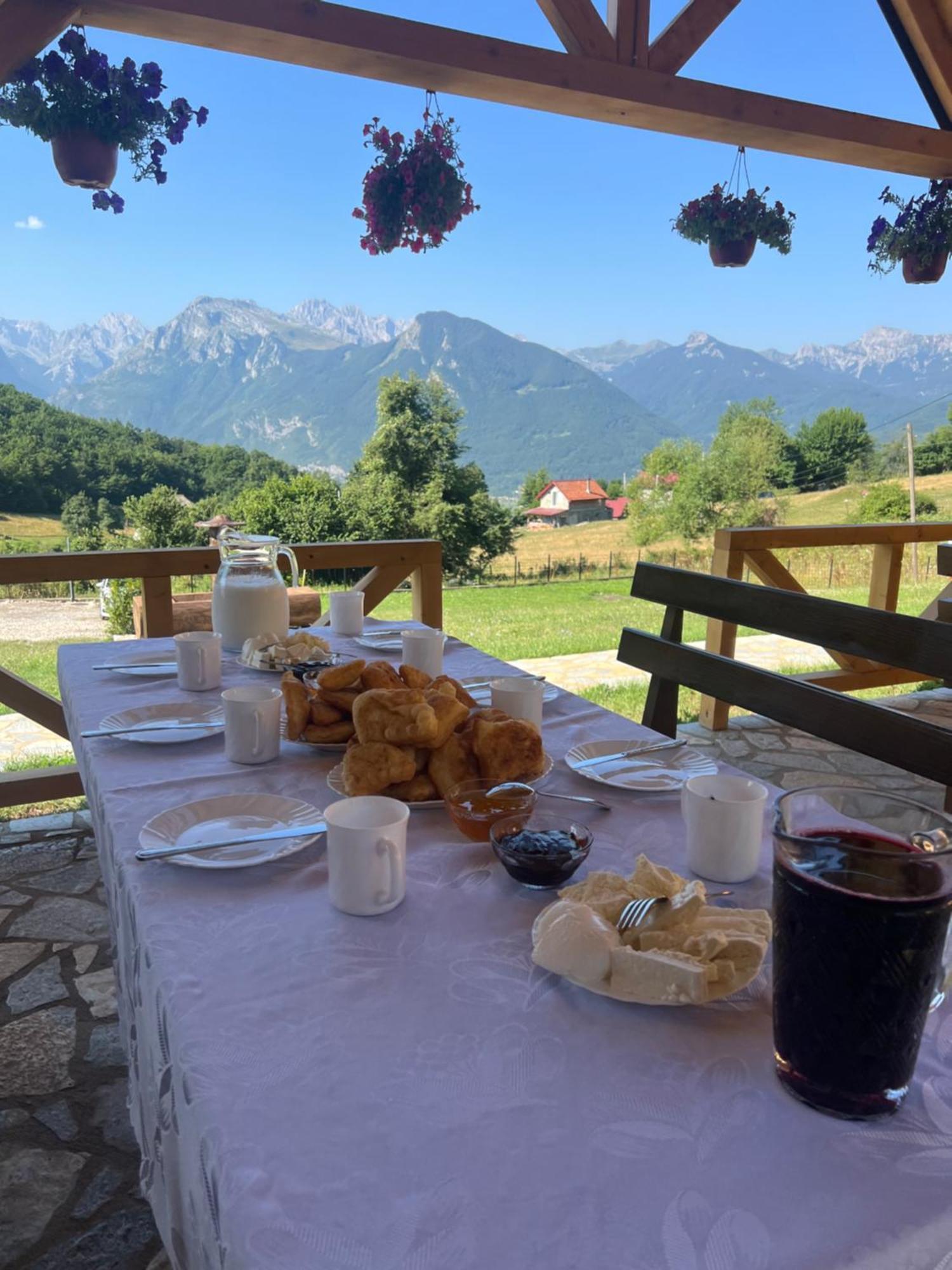 Soulrest Ekoresort - Mehov Konak Gusinje Exteriör bild